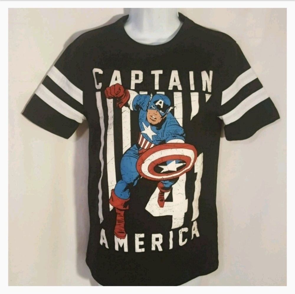 Marvel Captain America Tee Shirt Graphic.